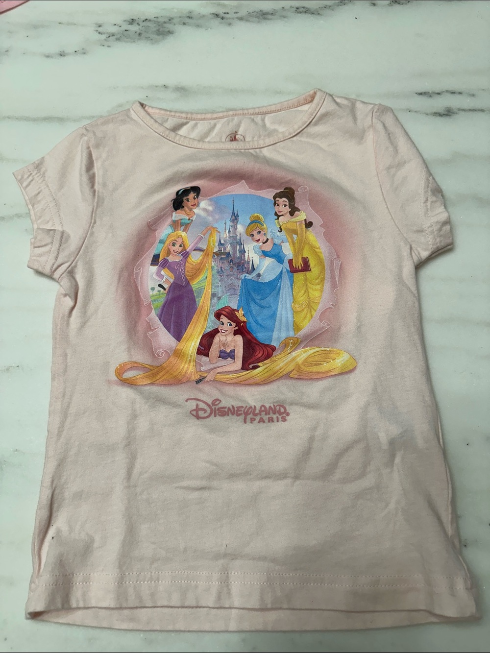 Disney size 6 princess pink graphic tee. Great condition